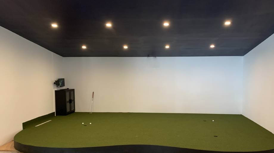 Indoor putting green in Jacksonville, FL