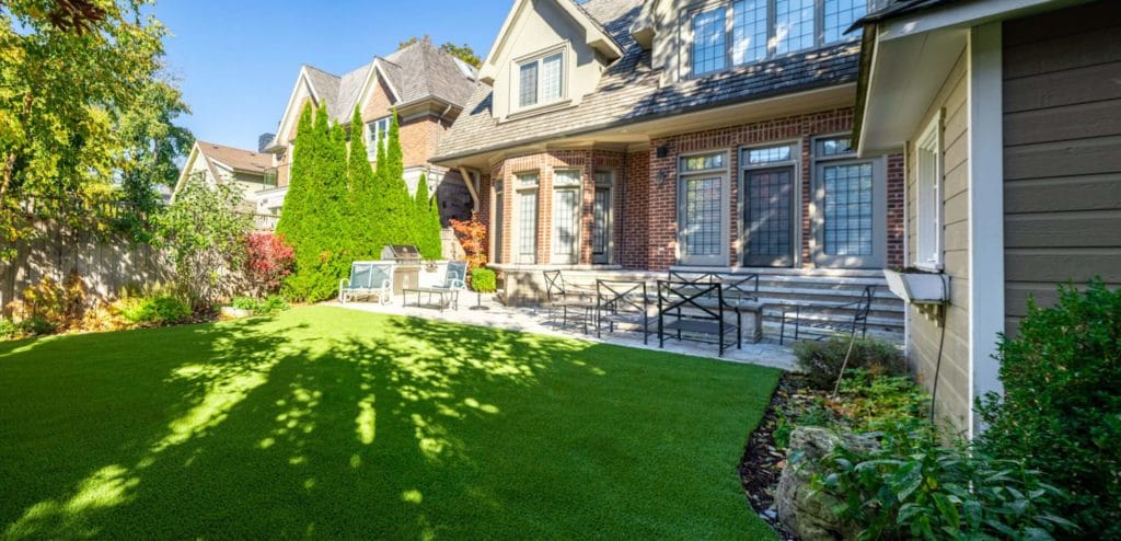 Residential artificial grass lawn installed by SYNLawn