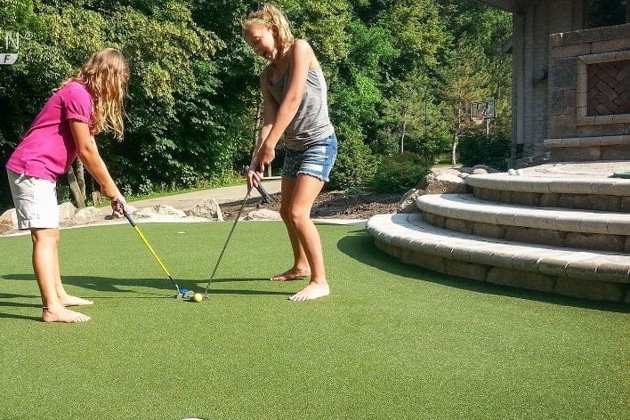 Artificial grass putting green from SYNLawn