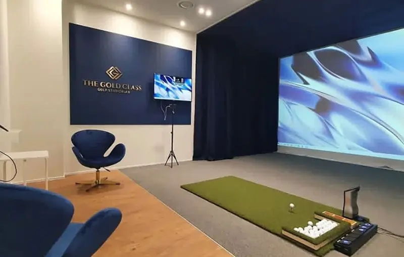 SYNLawn indoor golf simulator in Jacksonville, FL