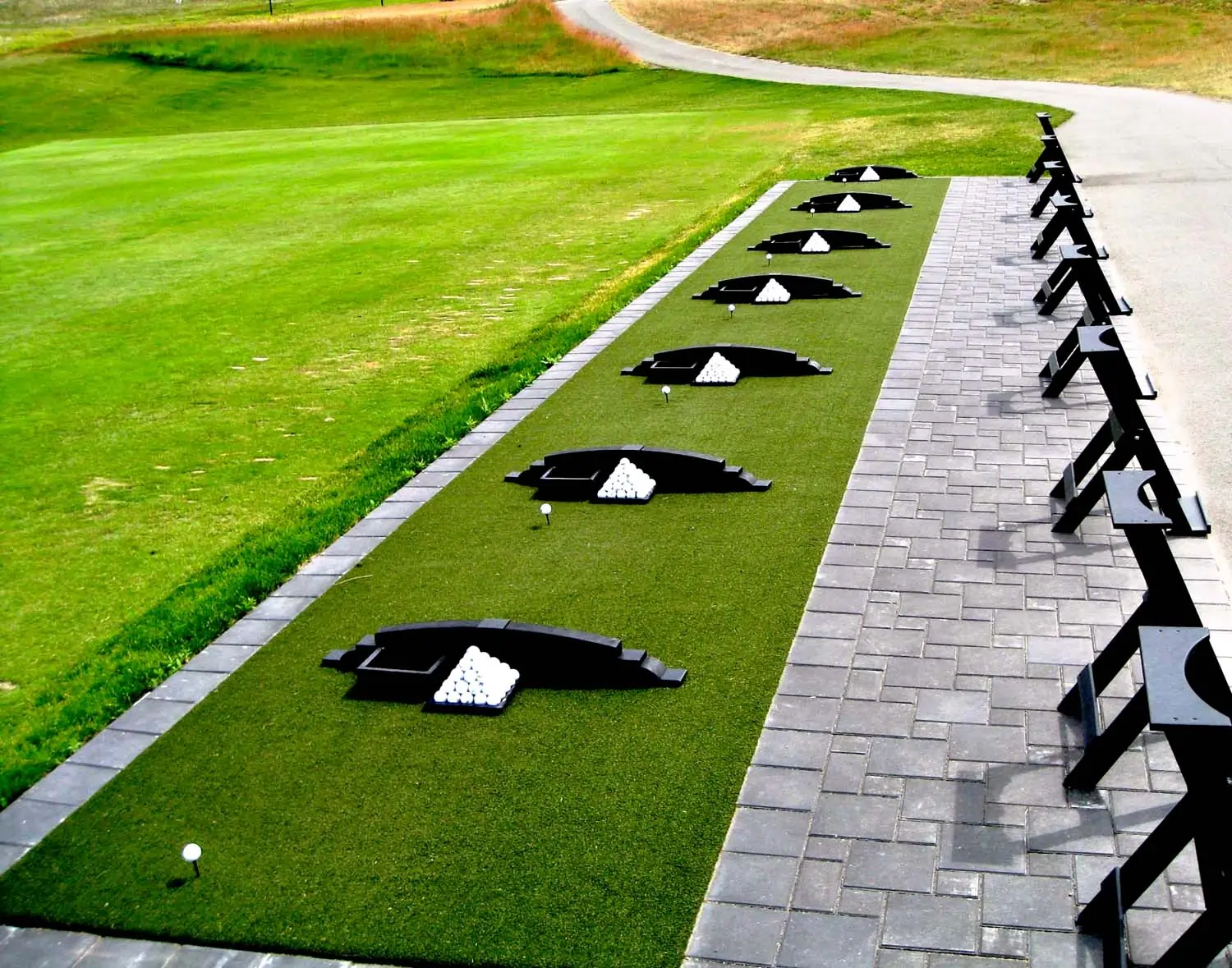 Artificial grass tee line installed by SYNLawn